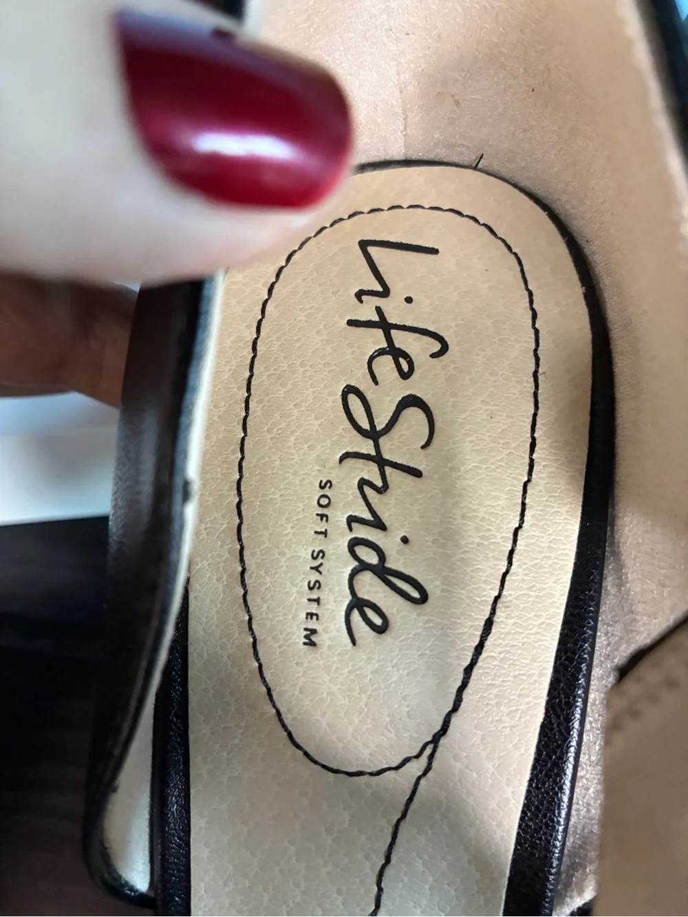 Life Stride Black Pointed-Toe Cross-Strap Pumps